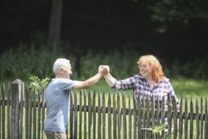  Tips for Practicing Proper Fence Etiquette